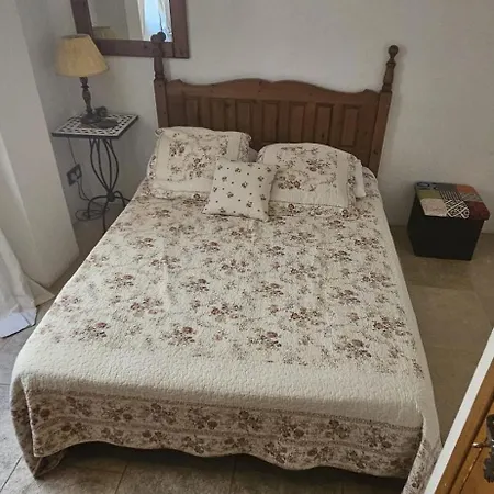 Authentic Old Duplex With Seaview Terrace Apartamento
